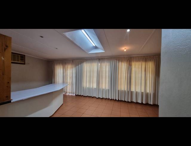 5 BEDROOM HOUSE TO LET IN GLENWOOD